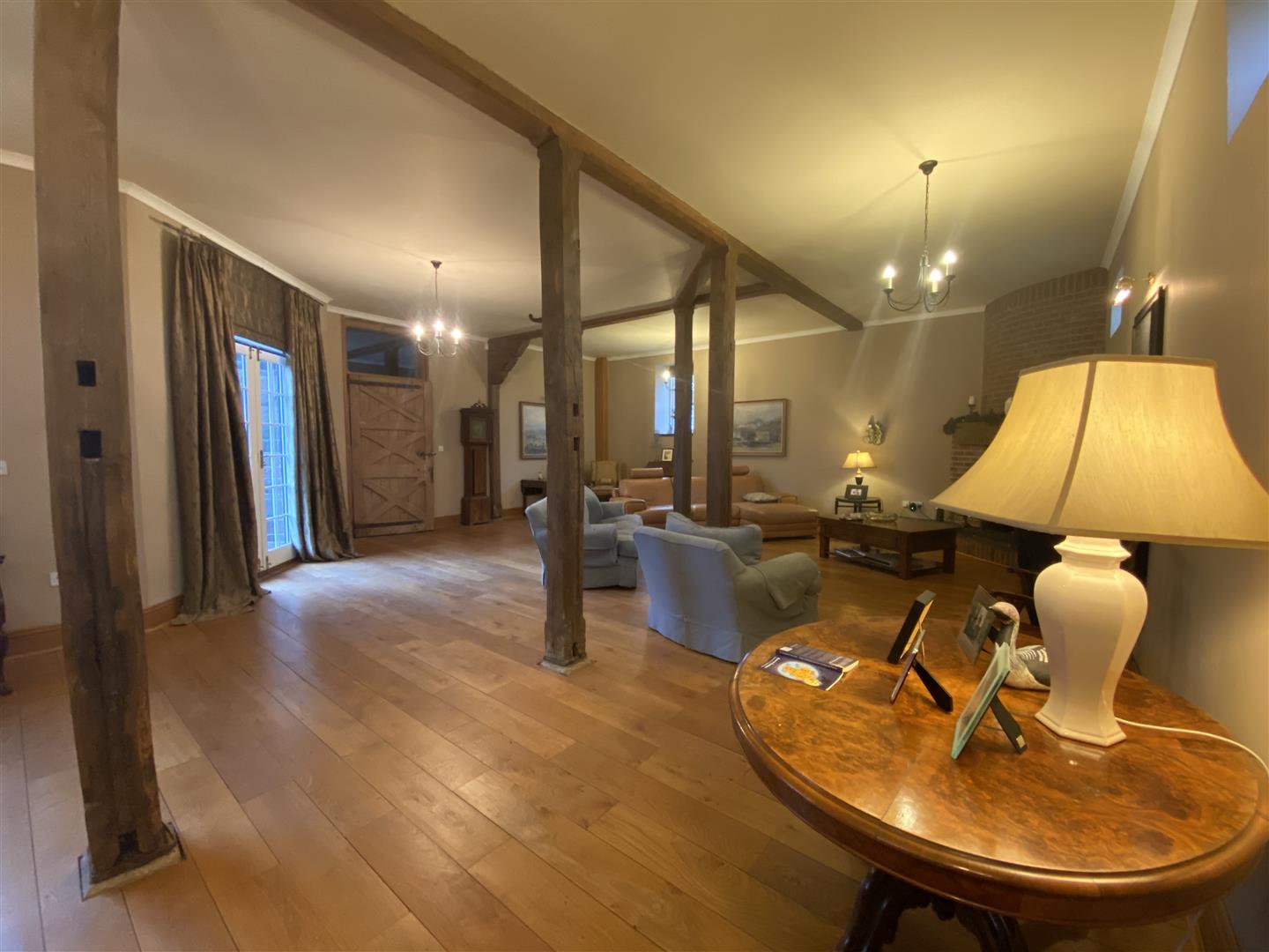 ANOTHER ROOM ASPECT